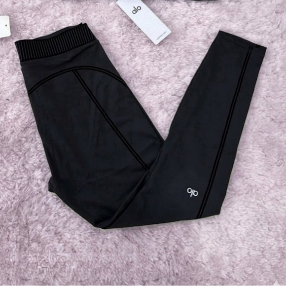 ALO Yoga Black Seamless Leggings Set